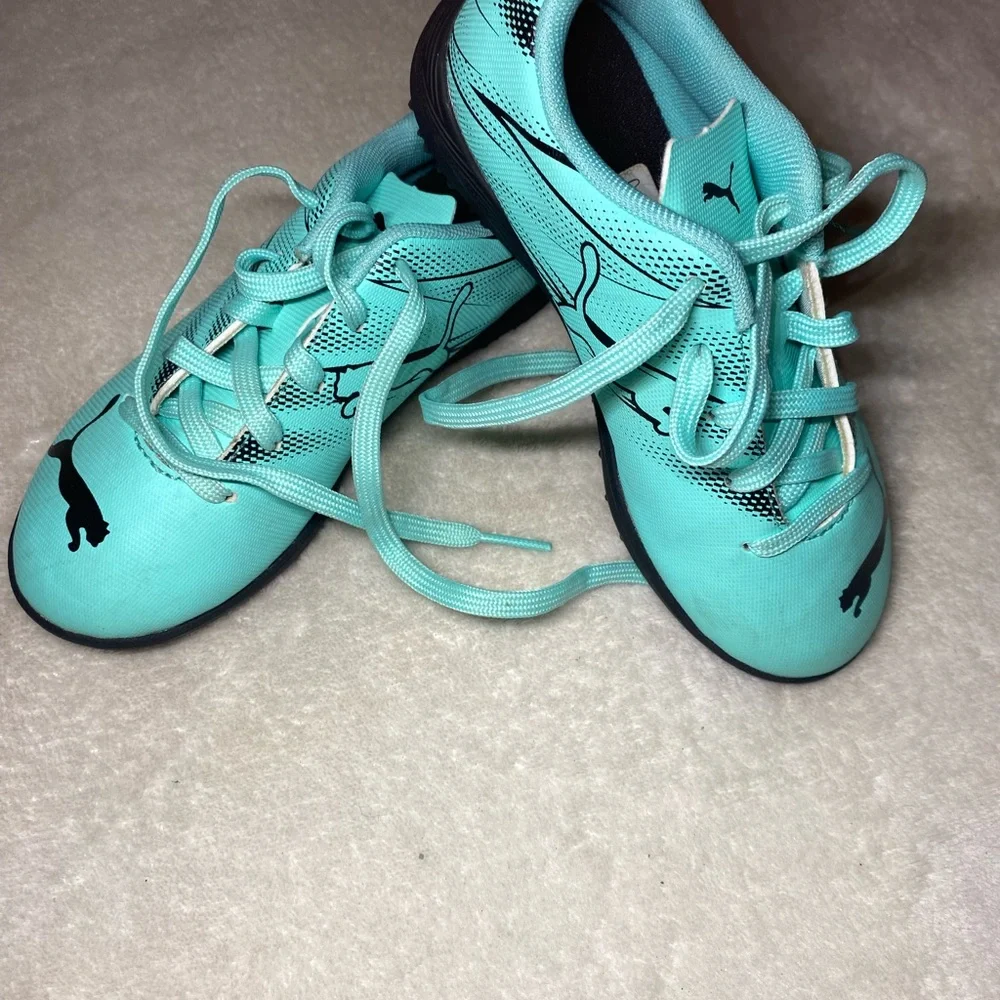 ♥️ Puma Soccer Shoes Kids Size 12 (5/6 years) - Picture 2 of 9